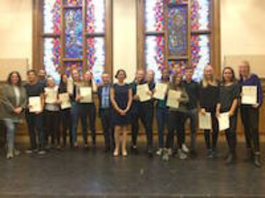 Tercera foto de la entrega de diplomas