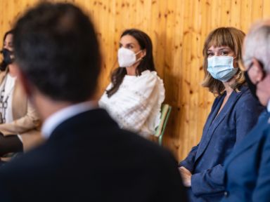 La Reina Letizia y la ministra Pilar Alegría