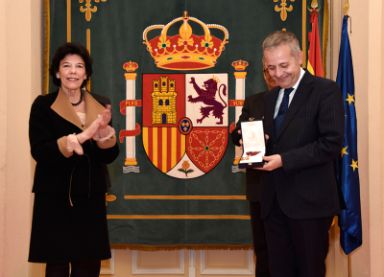 Imagen de la ceremonia de entrega de condecoraciones de la Orden Civil de Alfonso X el Sabio