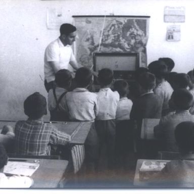 Misión Cultural en Aliste (Zamora). ACME. Comisaría de Extensión Cultural. Signatura 079311_s01_f0014. Año 1948. Fotógrafo: Eugenio Picazas