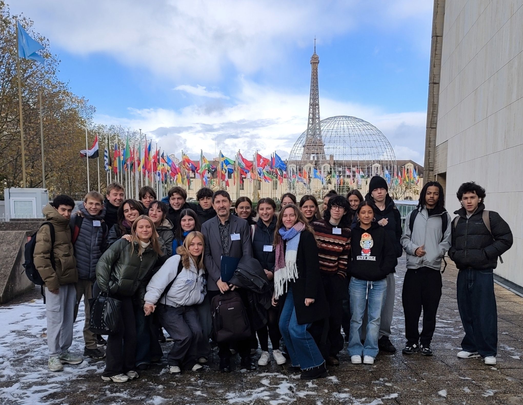 El grupo de 1ère de la SIE  en la Unesco.  Igualdad de género y no a la violencia contra la mujer.