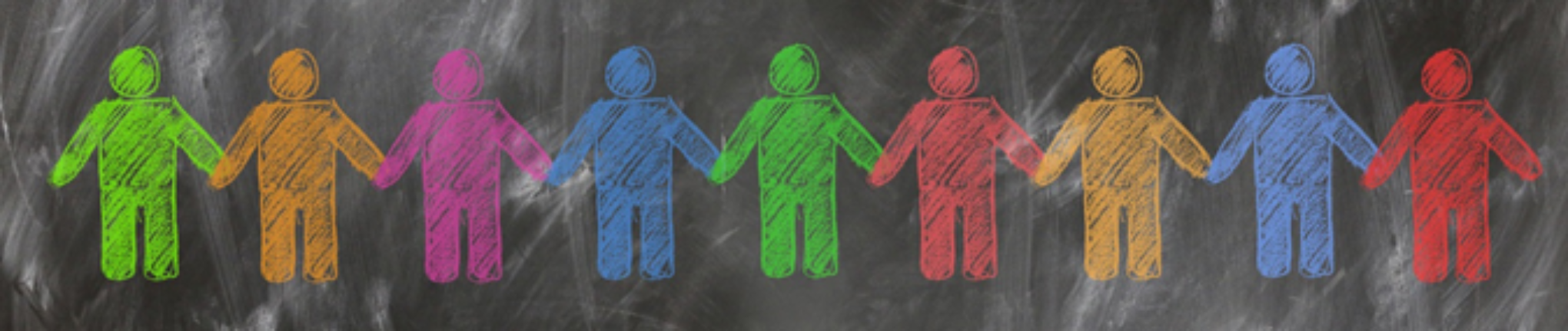 Imagen de personas tomadas de las manos dibujadas en una pizarra