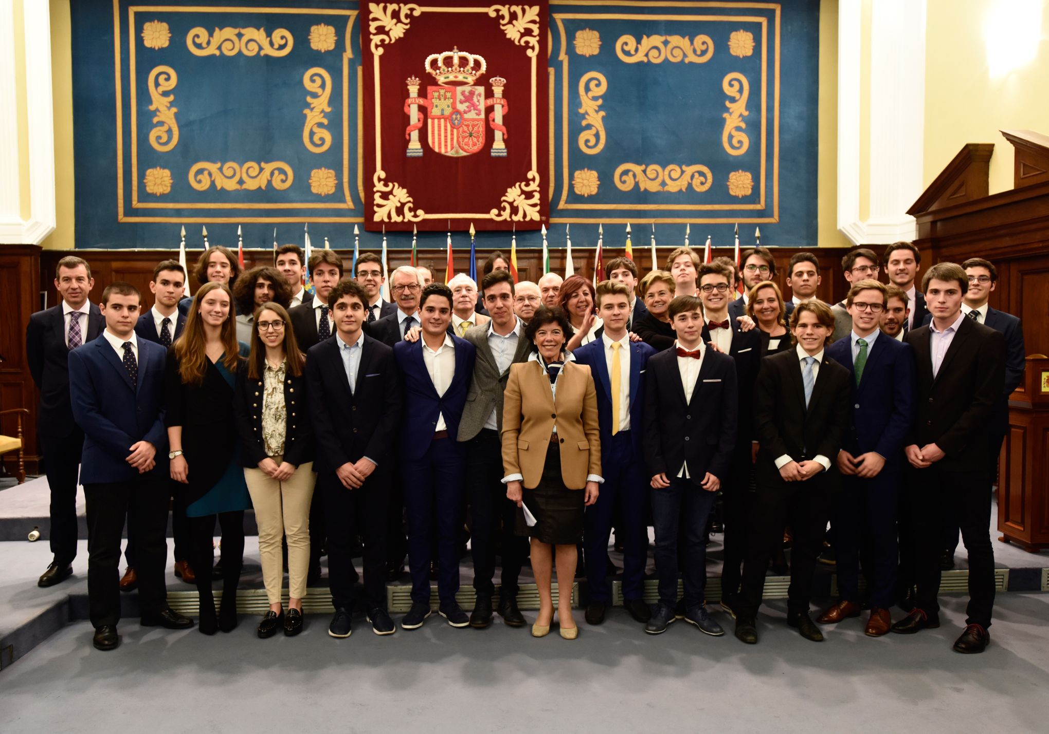 La ministra de Educación y FP recibe a los premiados en las Olimpiadas Científicas de 2018.