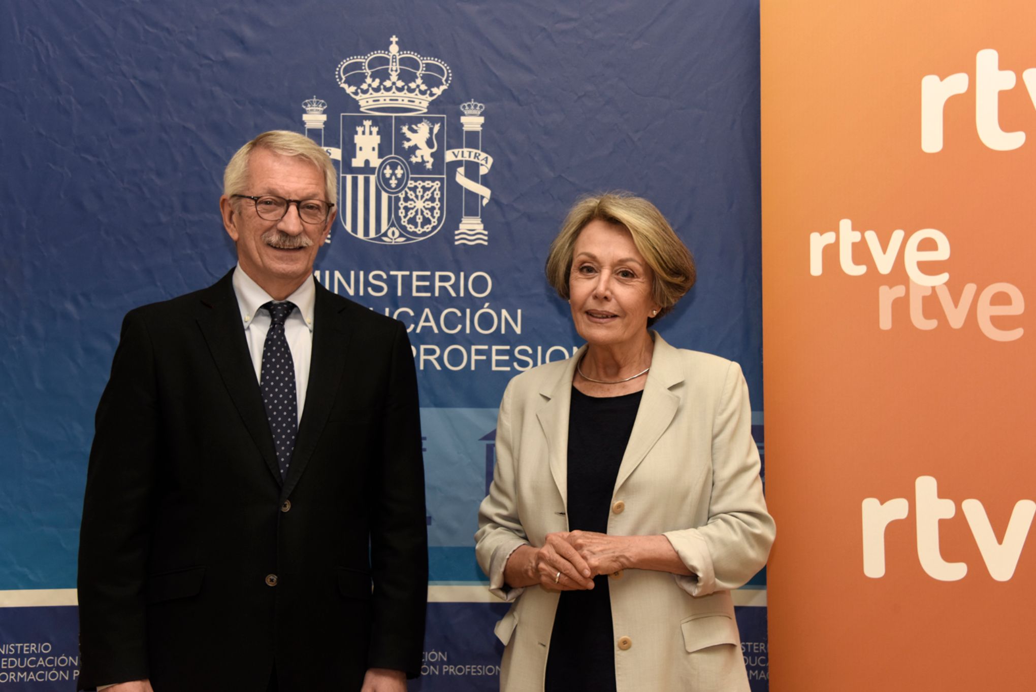 El Ministerio de Educación y FP y RTVE firman un convenio para la emisión del programa ‘That’s English!’