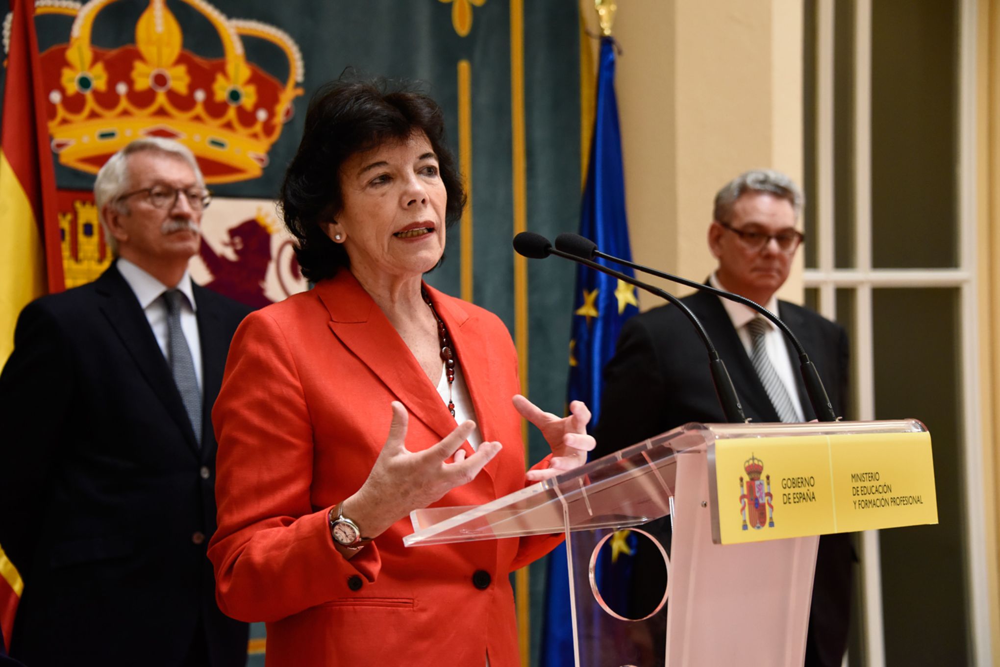 Isabel Celaá durante el acto de entrega de condecoraciones