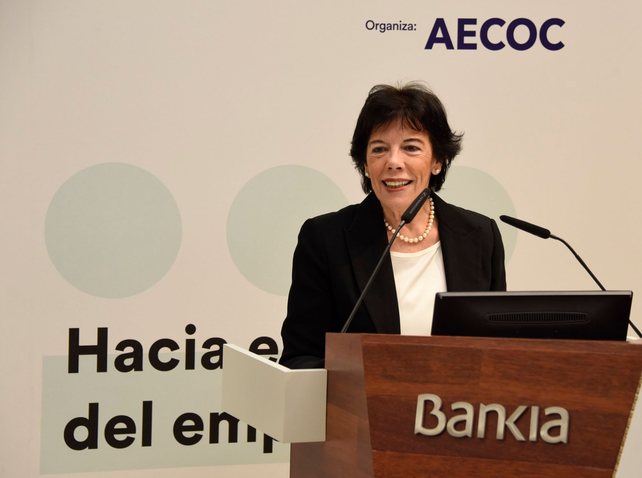 Celaá impulsa la incorporación de más de 30.000 empresas, en su gran mayoría pymes, a la modernización de la FP