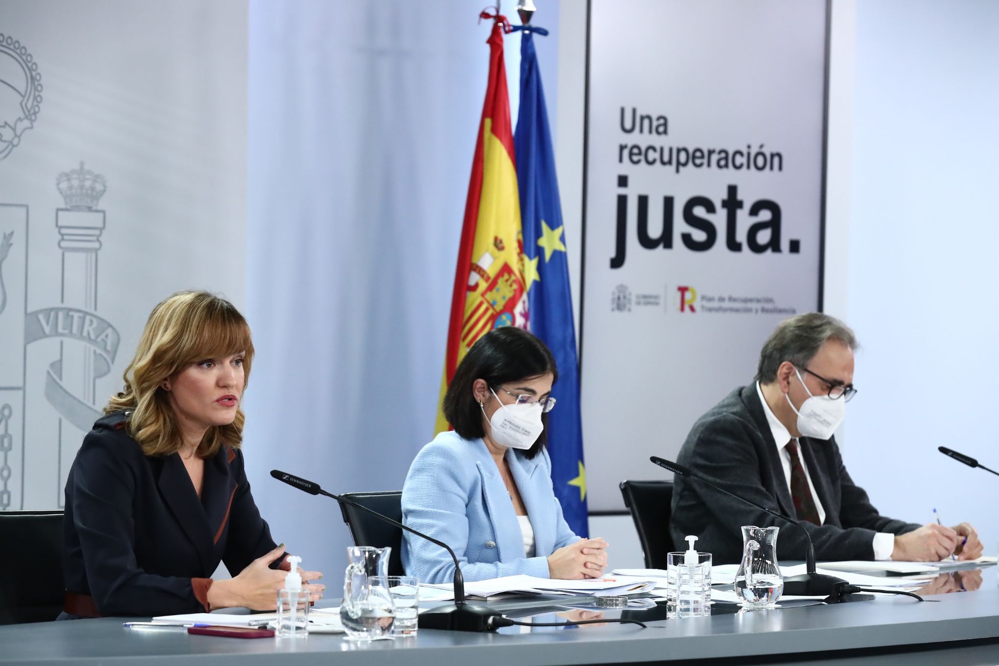 Las ministras Pilar Alegría y Carolina Darias y el ministro Joan Subirats