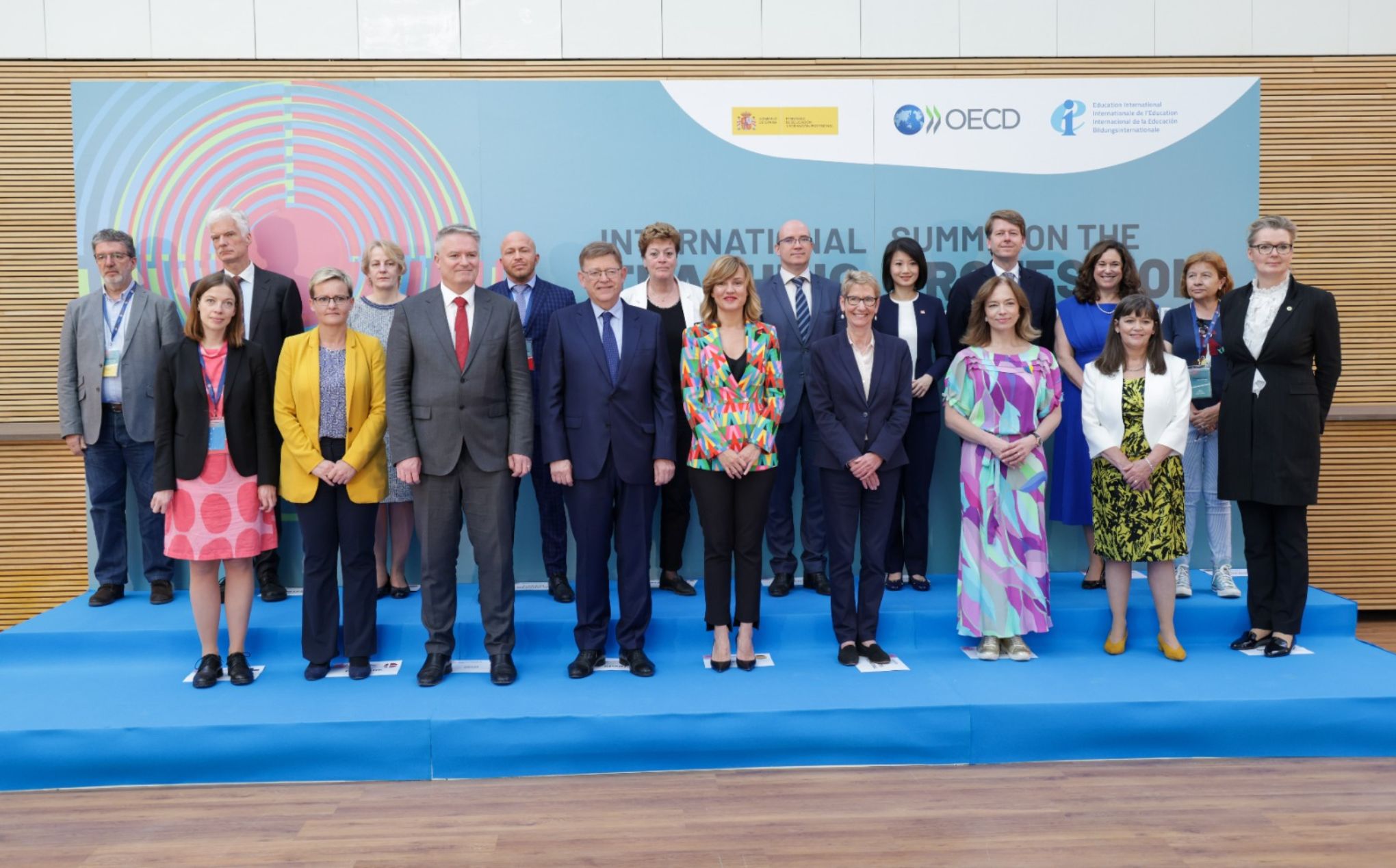 Foto de familia de la Cumbre Internacional sobre la Profesión Docente de Valencia