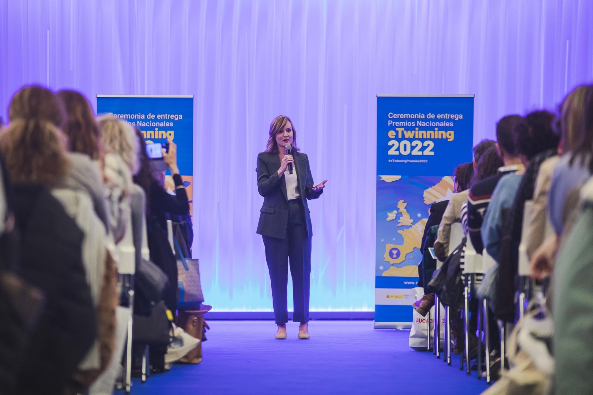 La ministra Pilar Alegría en la entrega de los premios eTwinning 2022