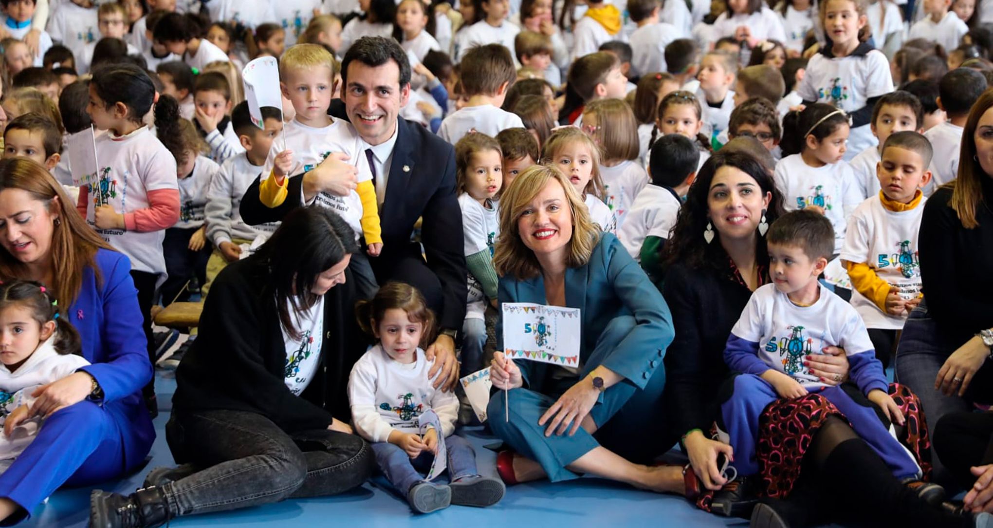 La ministra Pilar Alegía visita el CRA Campos Góticos en Medina de Rioseco (Valladolid)