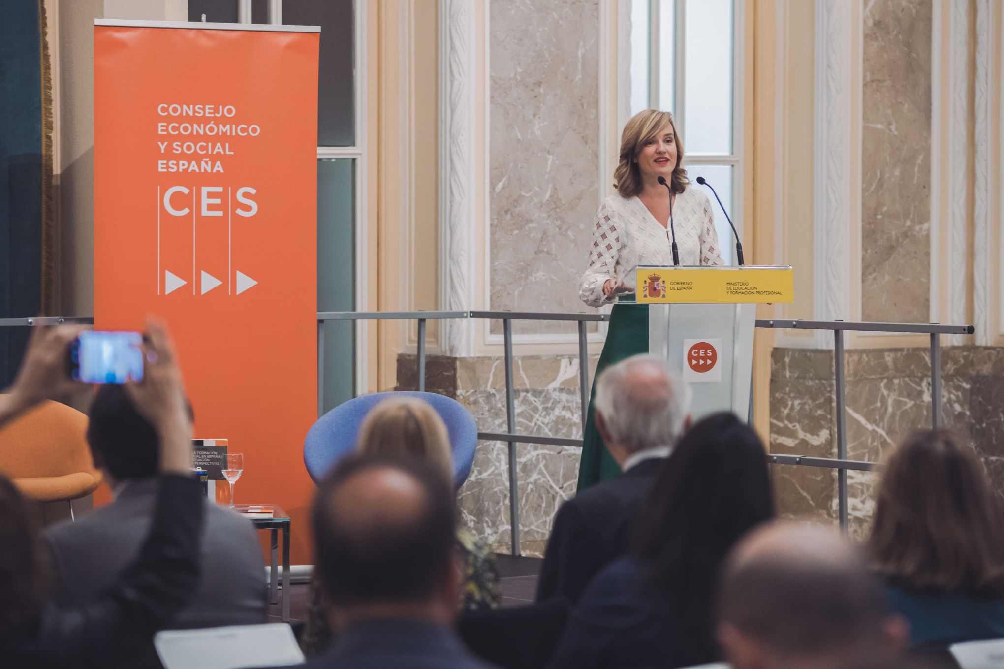 La ministra Pilar Alegría en la presentación del informe del CES