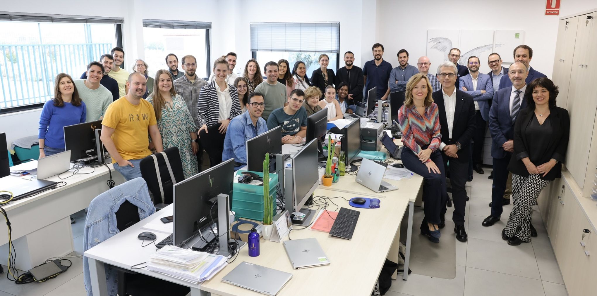 La ministra Pilar Alegría visita la planta de la división de Novartis en La Almunia