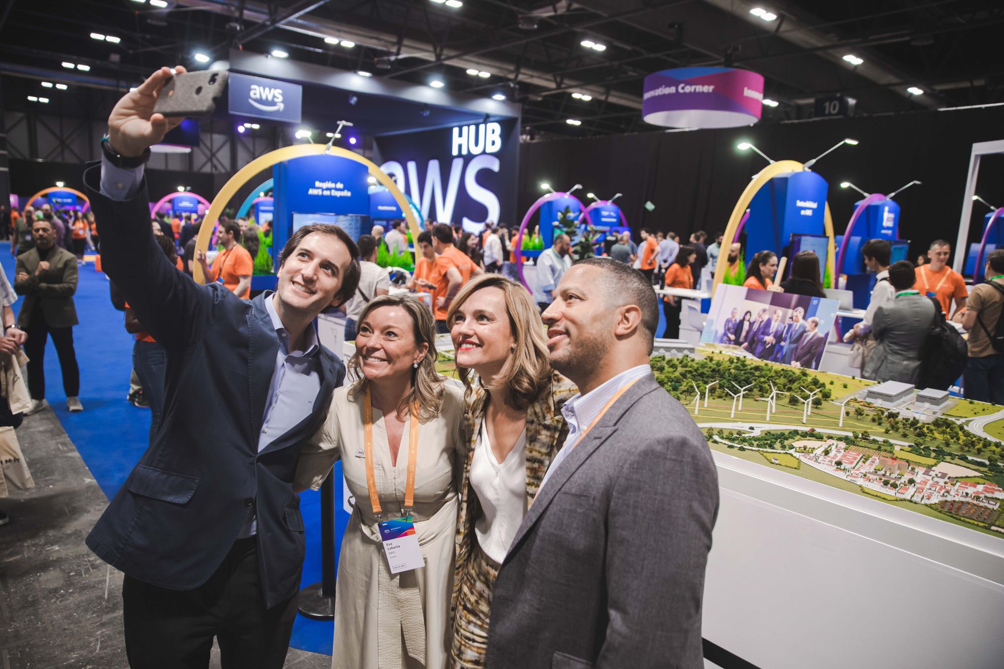 La ministra Pilar Alegría en el AWS Summit