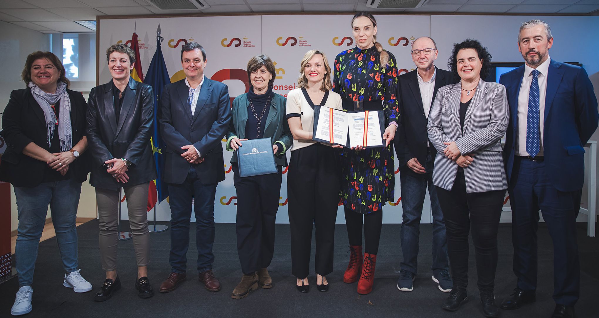 Firma del acuerdo sobre el contenido del Convenio Colectivo de la Liga Femenina Endesa de baloncesto