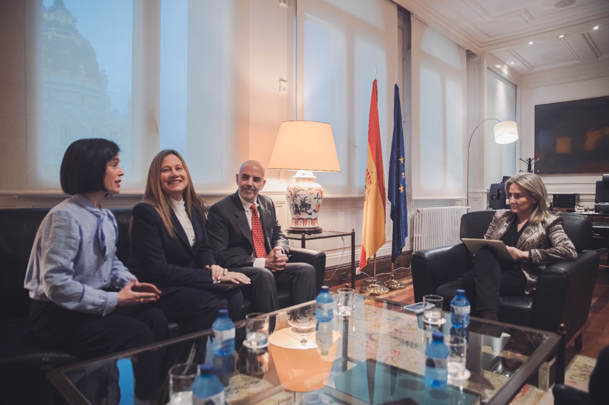 El encuentro se enmarca en la ronda de reuniones que está llevando a cabo la ministra con diferentes colectivos del sector educativ