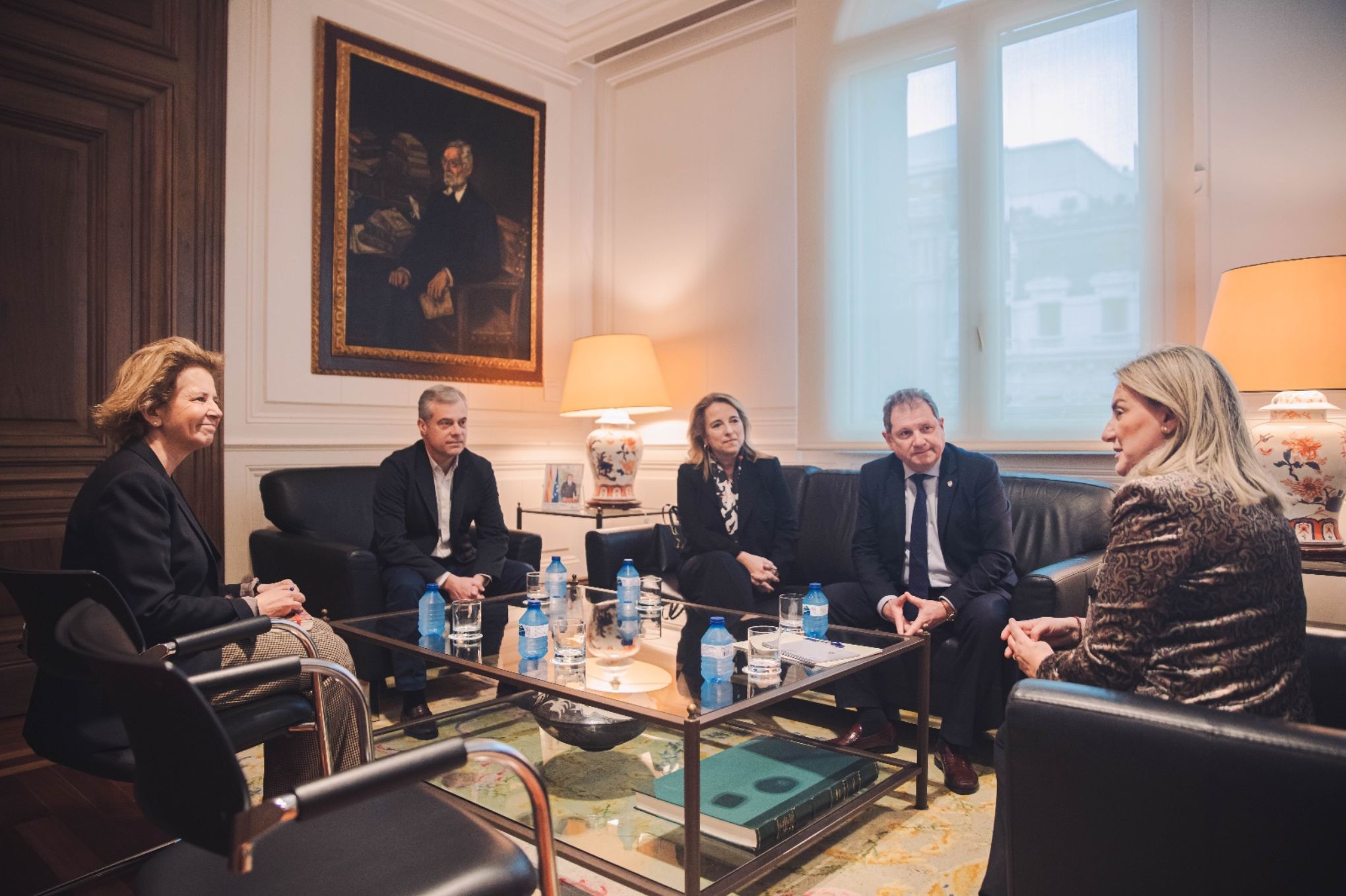 La ministra de Educación, Formación Profesional y Deportes, Milagros Tolón, se ha reunido este martes con representantes de la Asociación de Colegios 