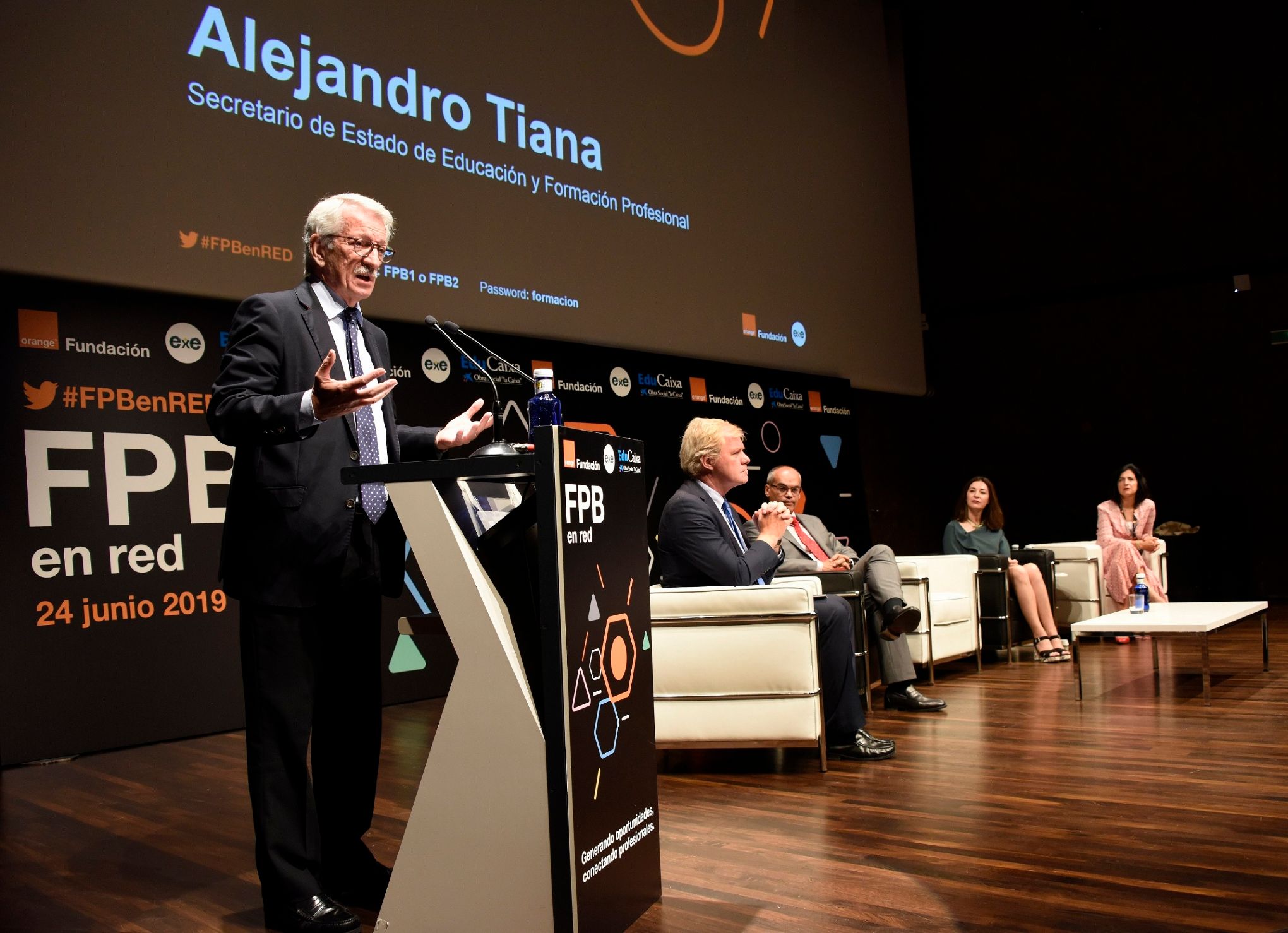 Alejandro Tiana defiende el valor de la FP Básica en el sistema educativo