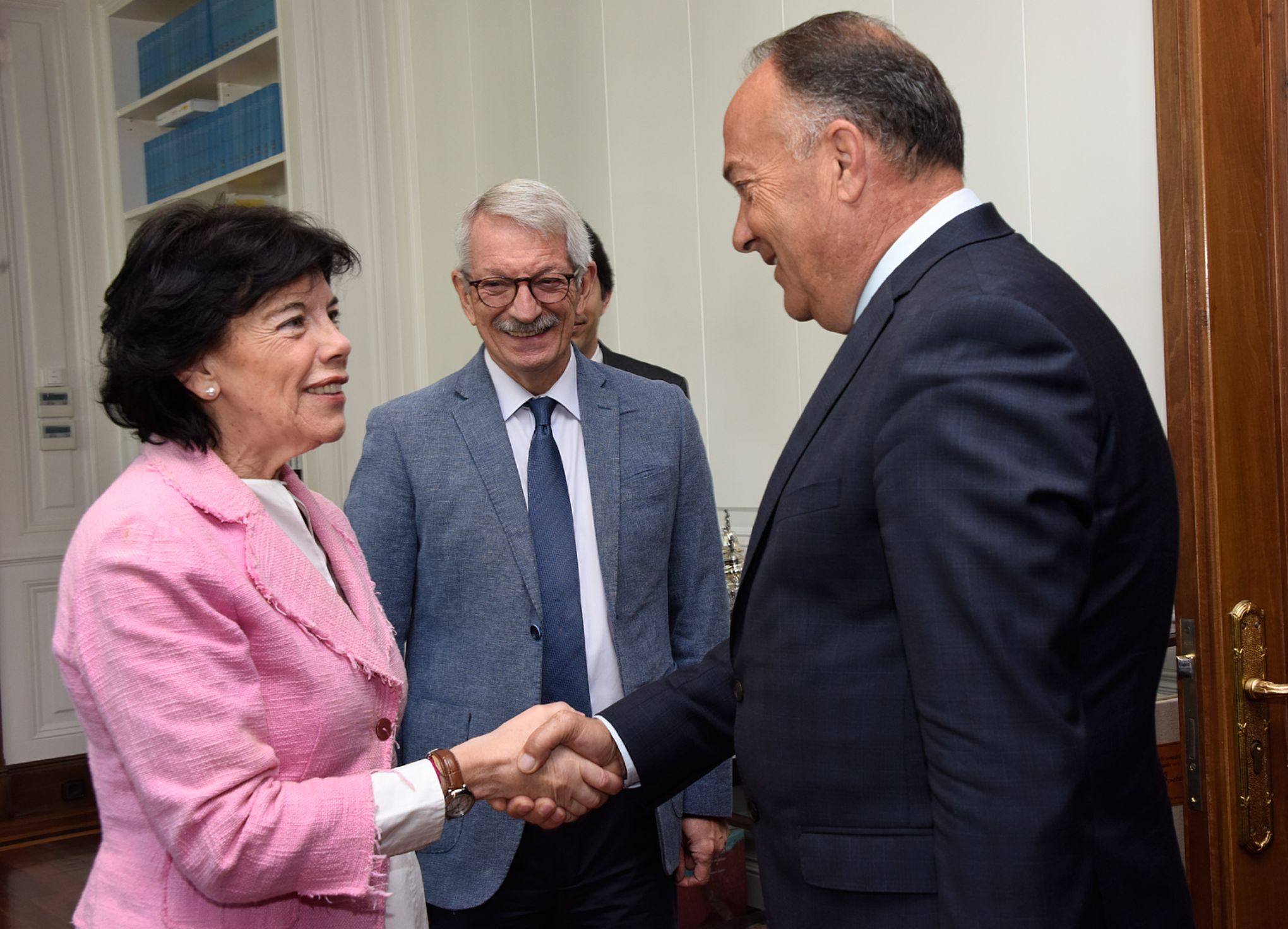 La ministra de Educación y FP, Isabel Celaá, se ha reunido con el ministro de Educación de la República de Serbia, Mladen Sarcevic. 