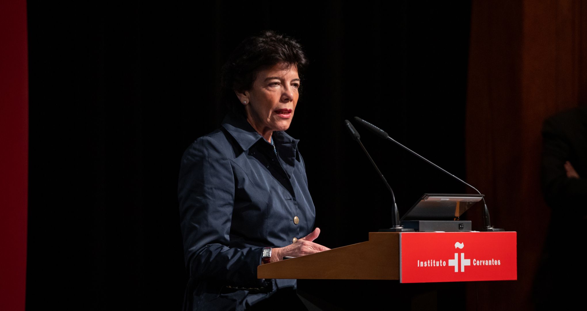 Isabel Celaá durante la inauguración del Congreso Internacional Mujeres en el Exilio Republicano del 39.