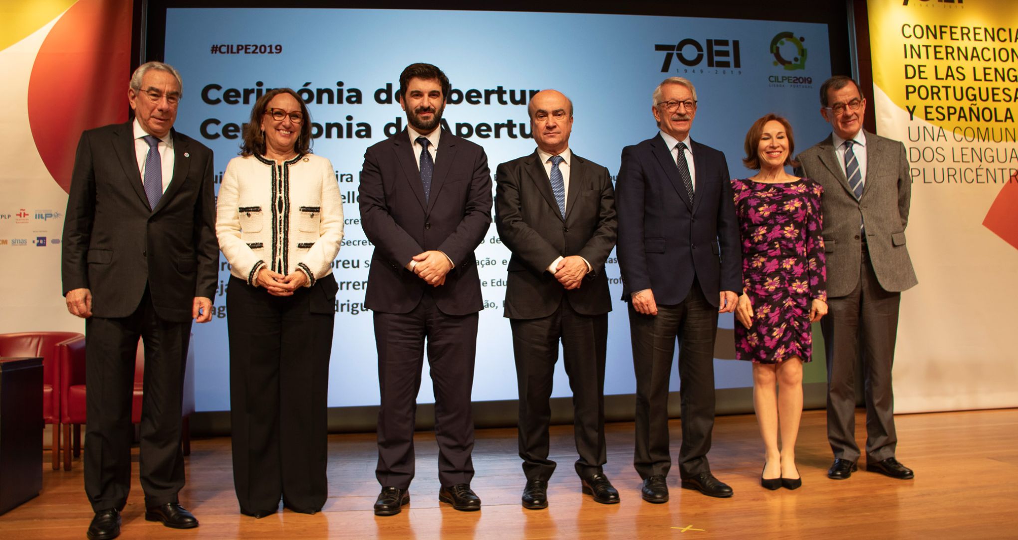 Foto de familia de la Conferencia Internacional de las Lenguas Portuguesa y Española