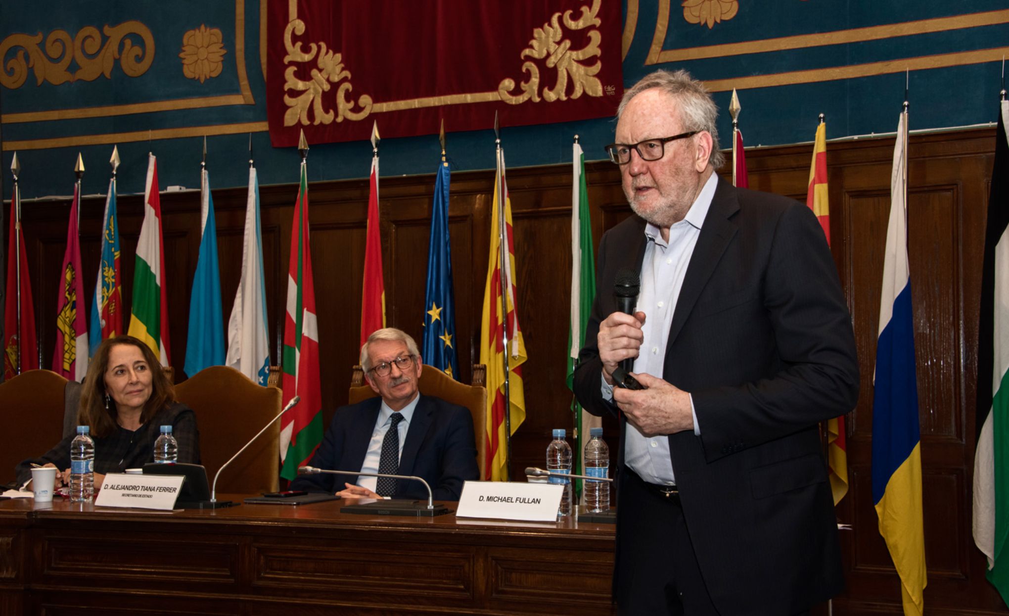 Michael Fullan durante su conferencia