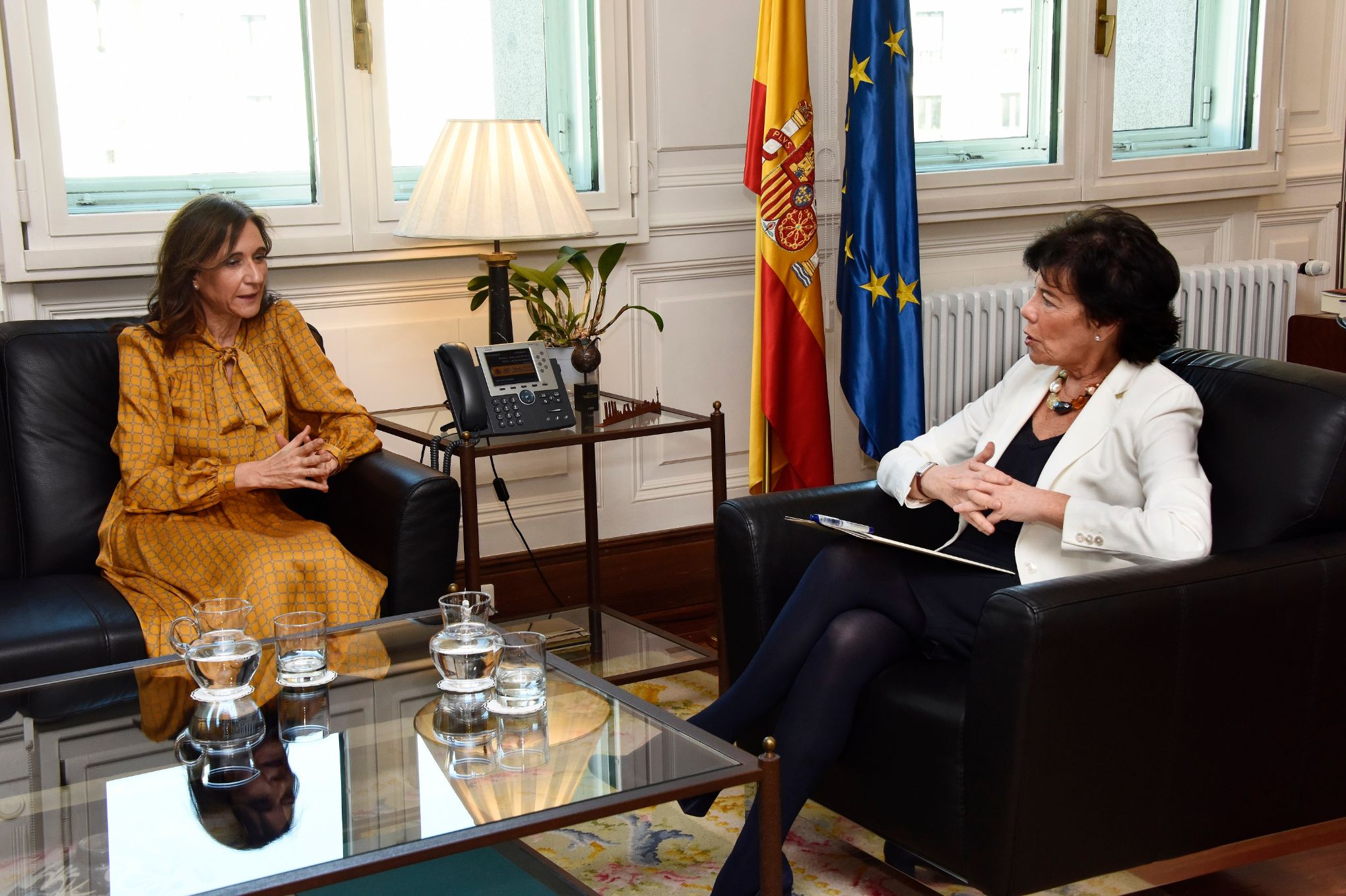 Celaá comparte con la consejera de Galicia los planes de su departamento para modernizar el sistema educativo
