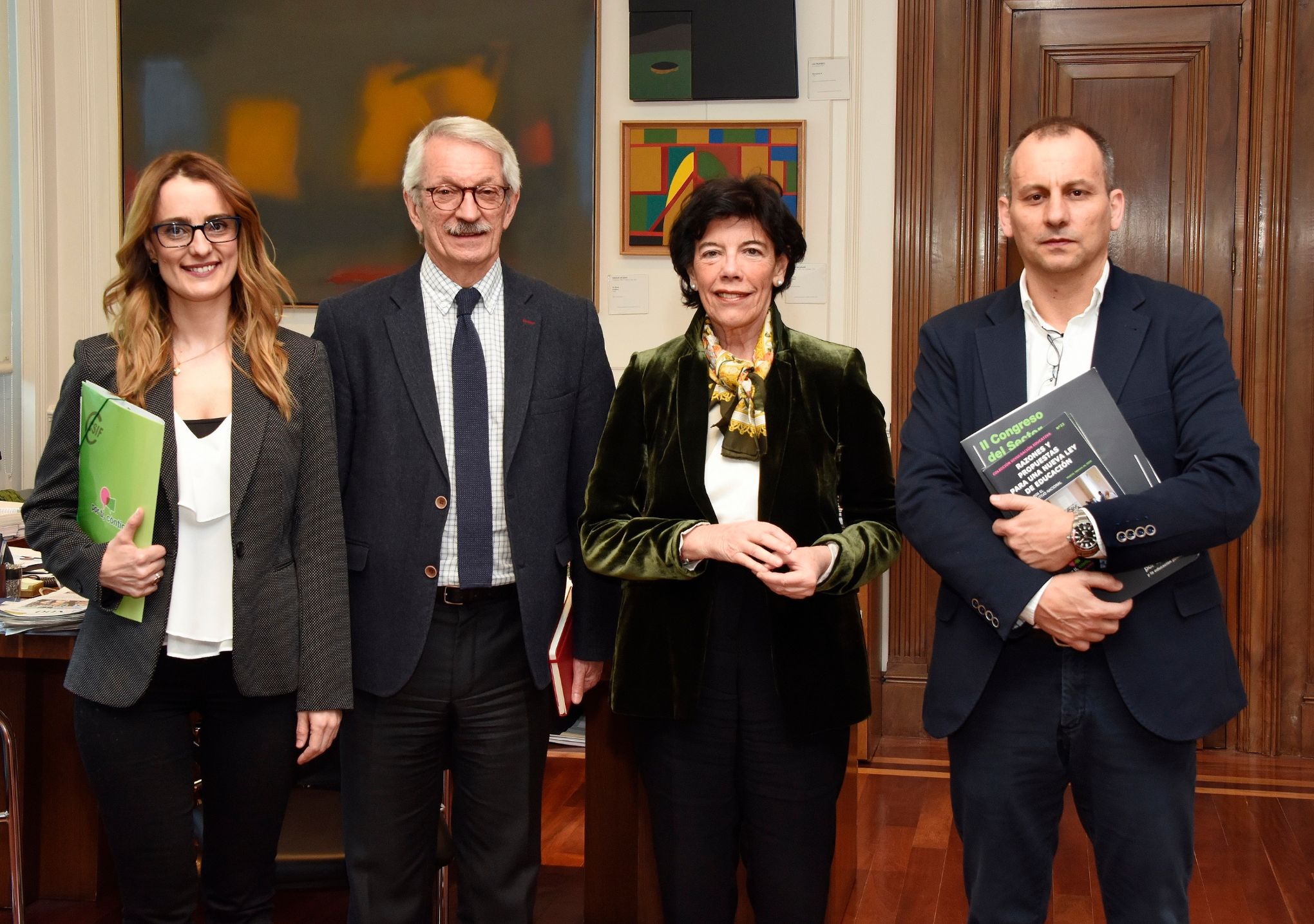 La ministra de Educación mantiene un encuentro con representantes de CSIF