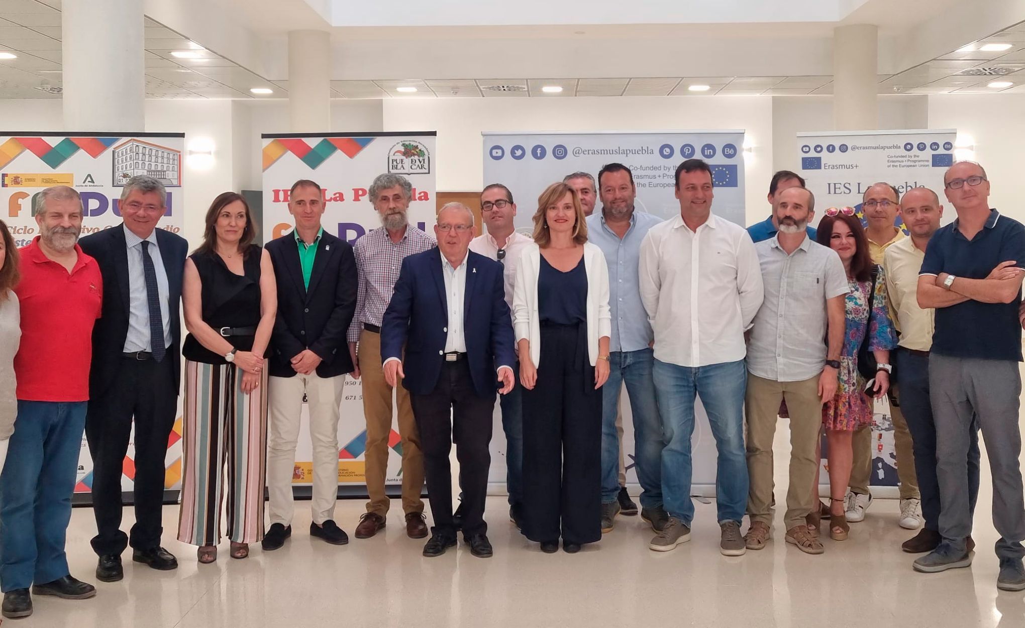 La ministra de Educación y Formación Profesional, Pilar Alegría, visita el IES La Puebla en Vícar (Almería)