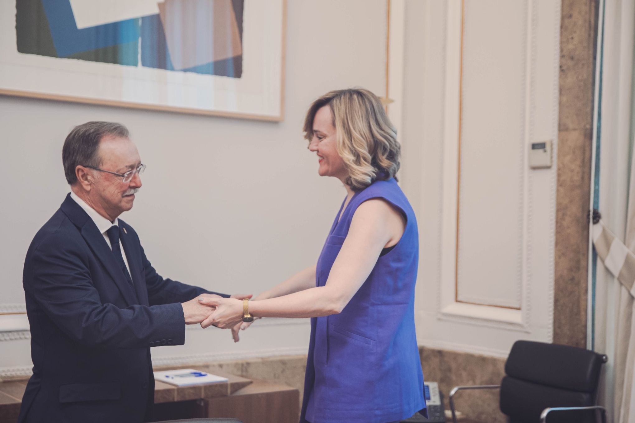 Pilar Alegría se reúne con Juan Jesús Vivas, presidente de Ceuta