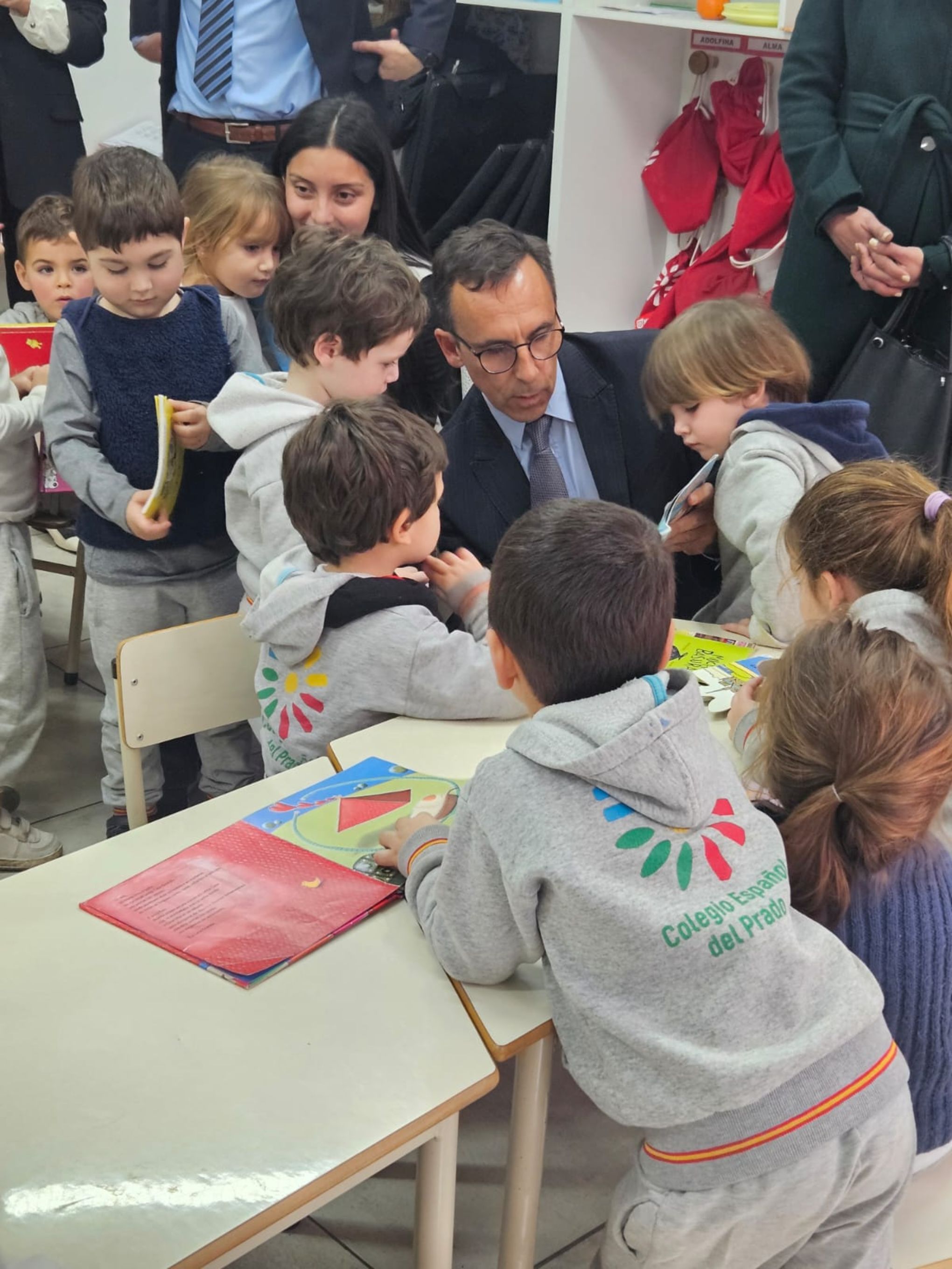 España refuerza su presencia educativa en Argentina con la firma de un nuevo convenio y de un acuerdo de colaboración