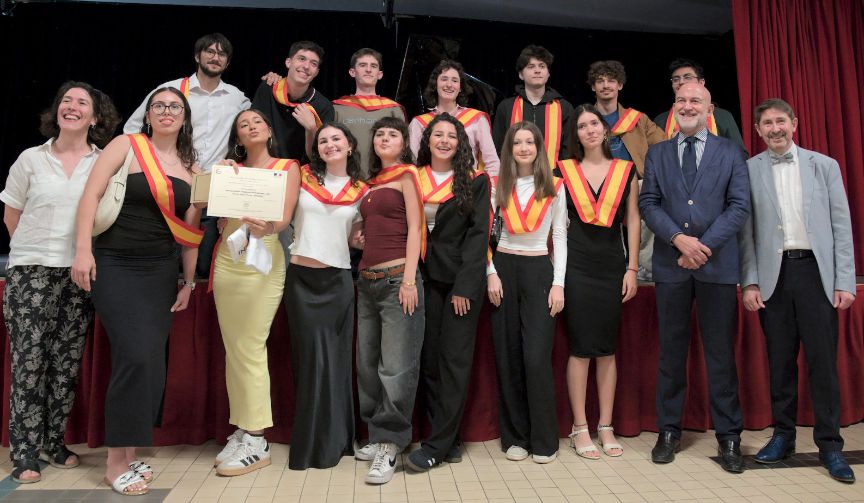 Titulados BFI y Bachiller 2025 de la Sección Internacional Española de París