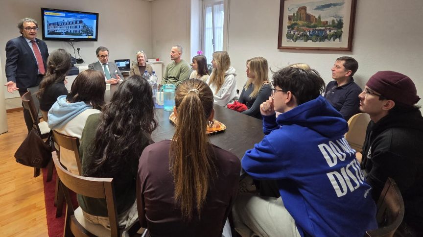 La Consejería de Educación en Berna ha dado la bienvenida a un grupo de estudiantes de español del cantón de Valais, procedentes del Kollegium Sanctus