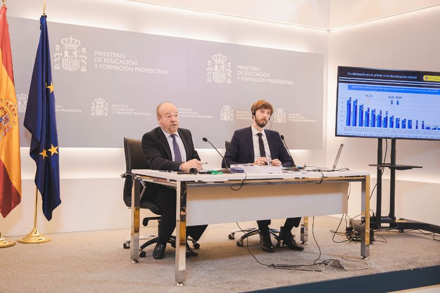 El secretario de Estado de Educación, José Manuel Bar, y el experto de la OCDE, Abel Schumann 