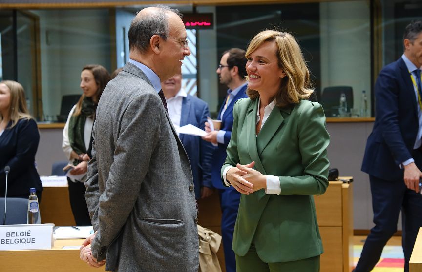 La ministra Pilar Alegría junto al ministro de Educación de Italia, Giuseppe Valditara