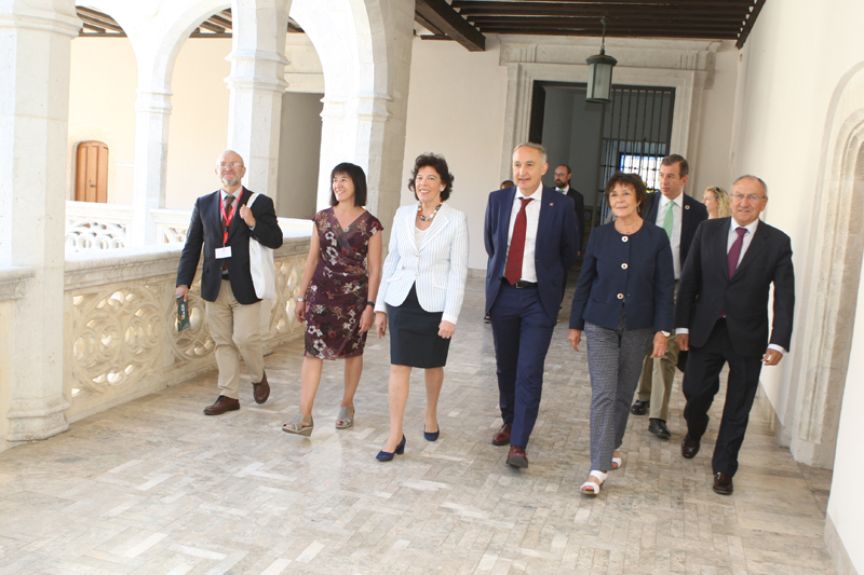 Isabel Celaá inaugura el XV Congreso de Estudios Clásicos