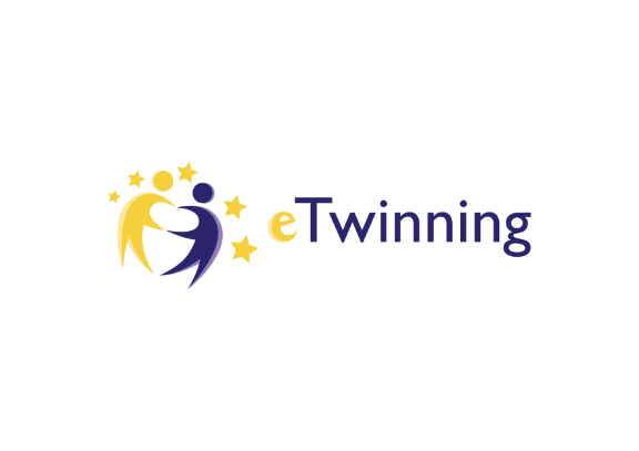 logo eTwinning dos personas dandose las manos rodeados de 5 estrellas