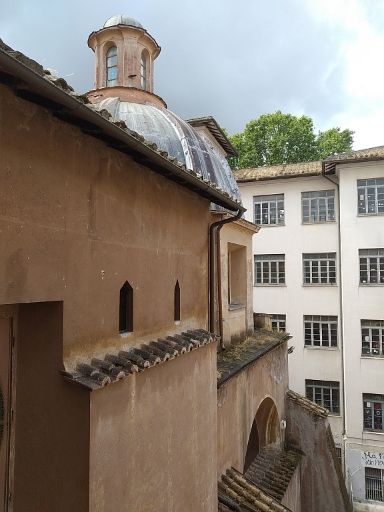 Dettaglio del cortile del Liceo Virgilio
