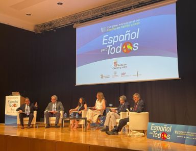 Español para todos (II): Participación en mesa redonda
