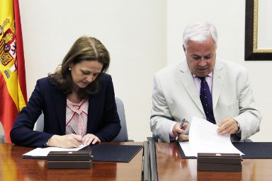 Dir. British Council  y Secretaria de Estado de Educación, FP y Univ. firmando acuerdo