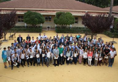 En la imagen, el grupo de premiados.