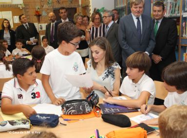 Méndez de Vigo acompaña a la Reina en el acto de apertura de curso escolar 2016-2017 que ha tenido lugar en el colegio Ginés Morata de Almería