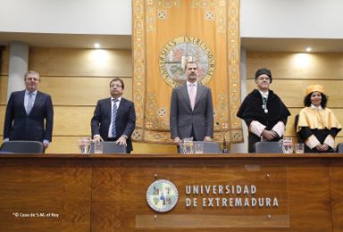 Claustro de la Universidad de Extremadura. El Rey Felipe VI inaugura el curso universitario 2016-2017