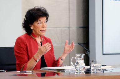 La ministra de Educación y Formación Profesional, Isabel Celaa durante la rueda de prensa del Consejo de Ministros