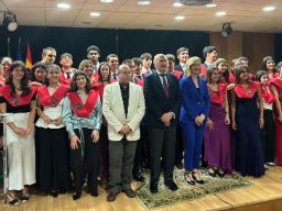 Imagen del artículo Pilar Alegría pone en valor la capacidad crítica del alumnado en el actual contexto internacional