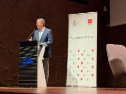 Imagen del artículo Abelardo de la Rosa: La curiosidad es la base sobre la que se construye una profesión