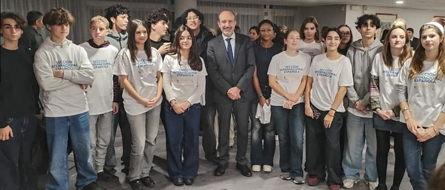 Promoción de DNBI de la sección con el Sr. Embajador de España en Francia