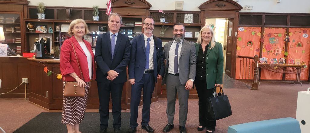 Visita consejero y secretario-Consejería de educación en EE.UU. y Canadá