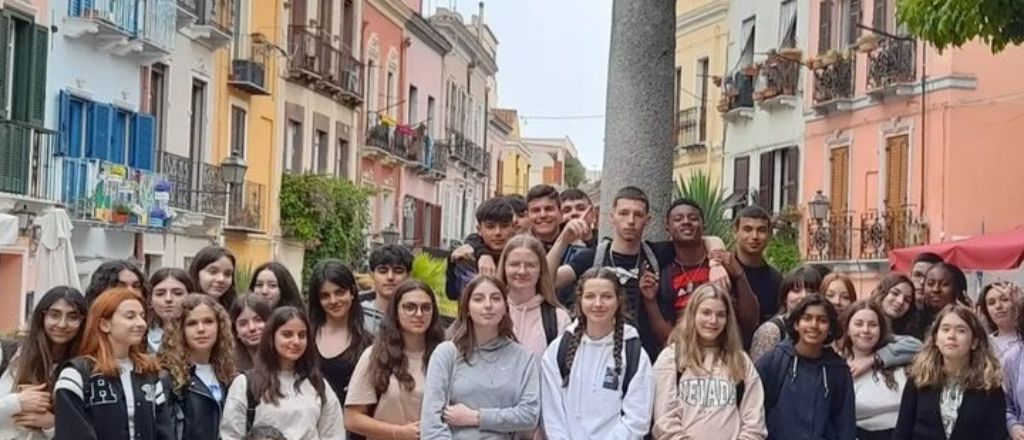 Foto de grupo en el centro de Cagliari
