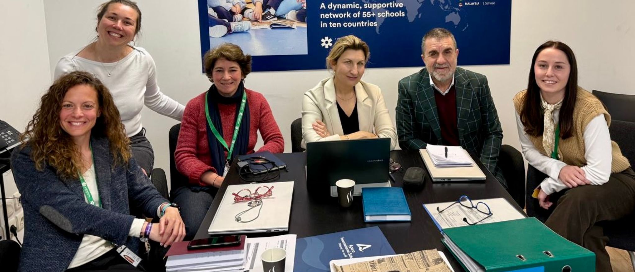 Reunión de trabajo de la inspección central con el equipo directivo del Ágora International School Andorra.
