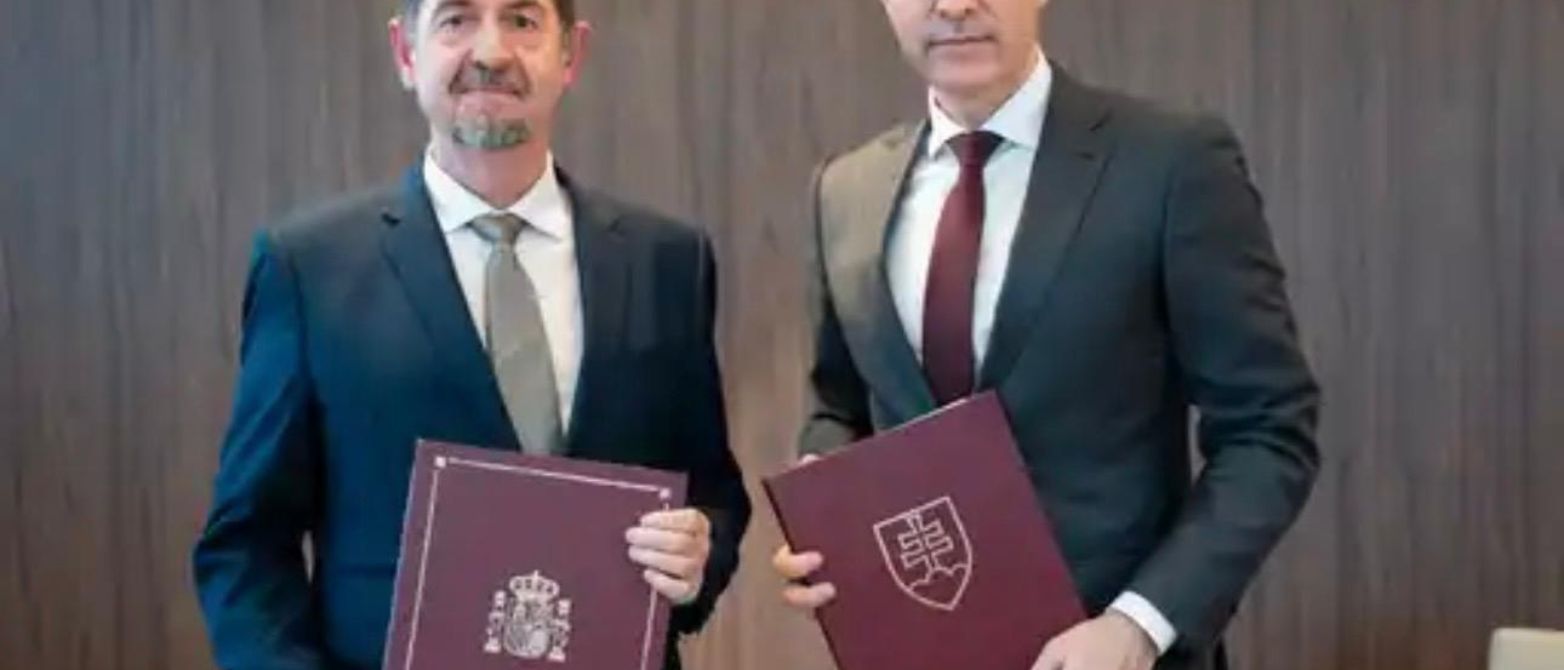 Firma Acuerdo internacional SS.BB.